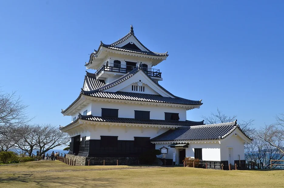 【2026年版】館山・南房総 1泊2日観光モデルコース｜館山城・沖ノ島・温泉・海鮮グルメを車で回る王道ルート